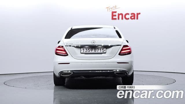 Mercedes-Benz E-Class W213 4