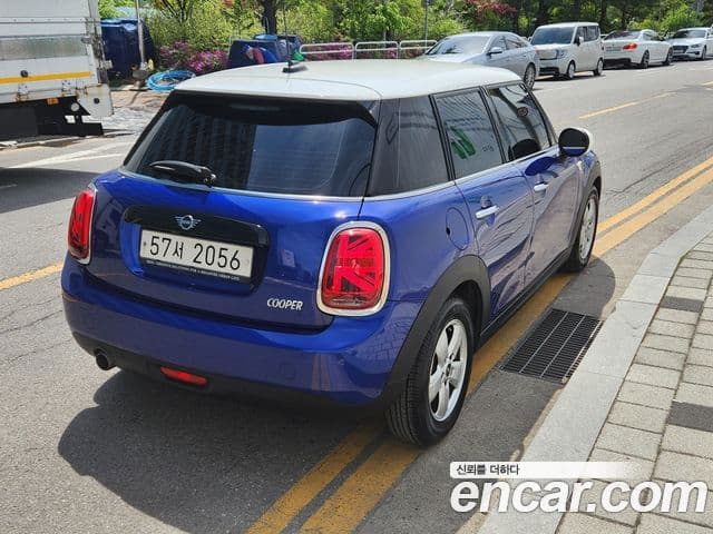 MINI Cooper 4