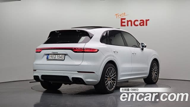 Porsche Cayenne (PO536) 2