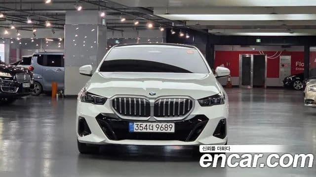 BMW 5 Series (G60)