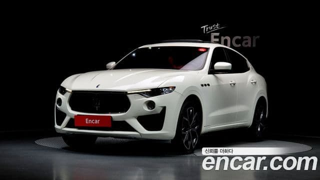 Maserati Levante — 1