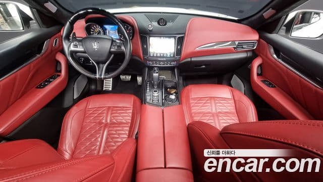 Maserati Levante 4