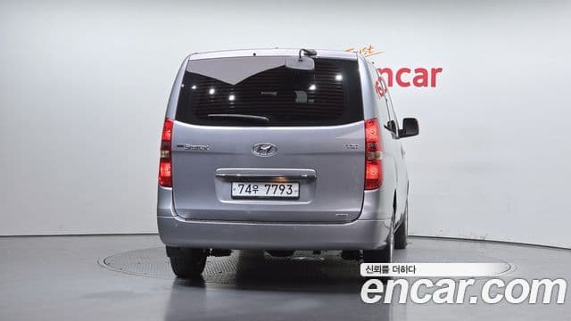 Hyundai The New Grand Starex 4
