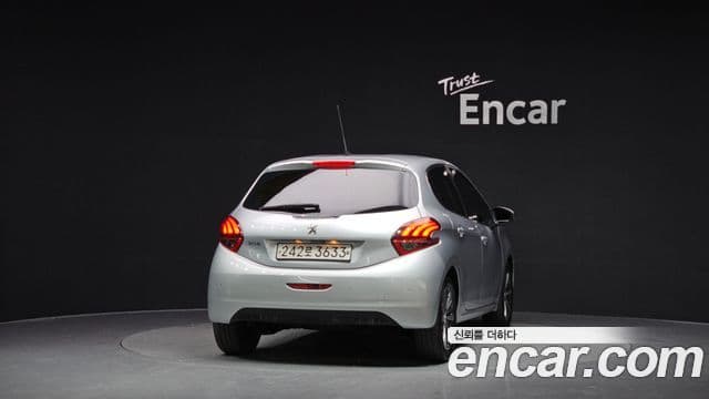 Peugeot 208 4