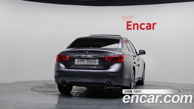 Infiniti Q50 3