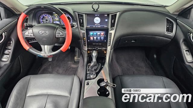 Infiniti Q50 4