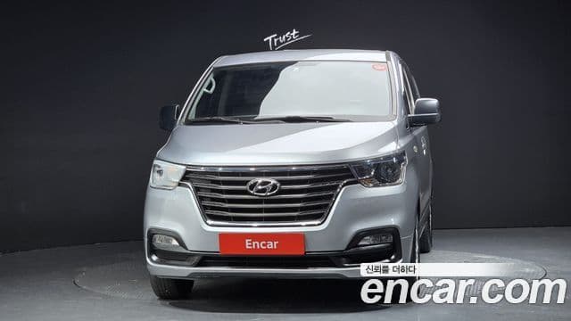 Hyundai The New Grand Starex 3