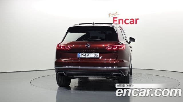 Volkswagen Touareg 3rd Gen 4