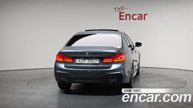 BMW 5 Series (G30) 3