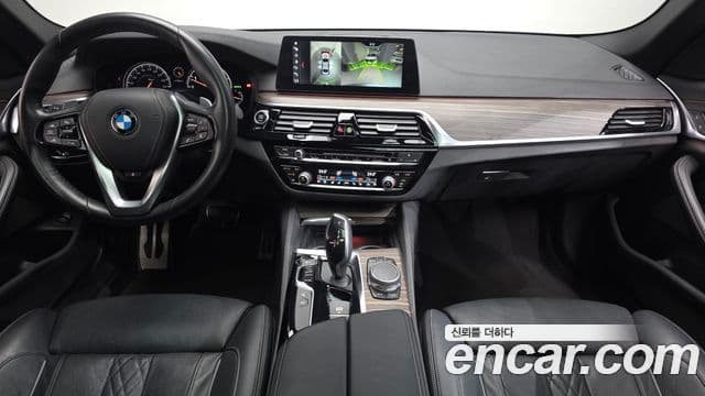 BMW 5 Series (G30) 4