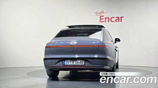 Hyundai Grandeur (GN7) 3