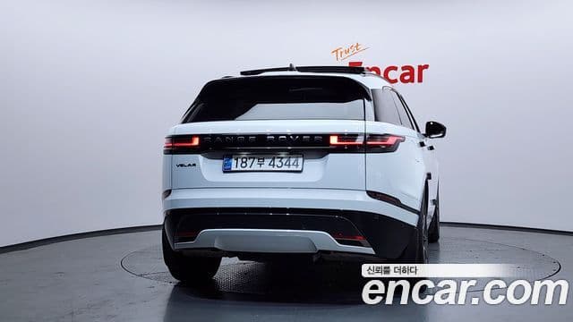 Land Rover Range Rover Velar 3