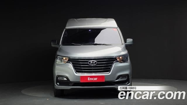 Hyundai The New Grand Starex 2