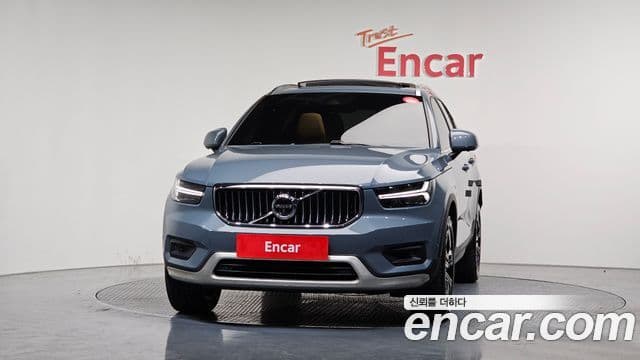 Volvo XC40 3