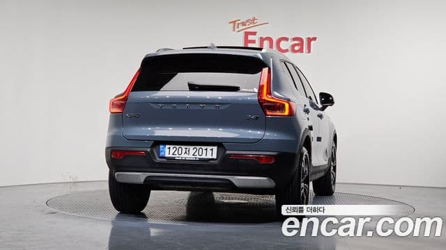Volvo XC40 4
