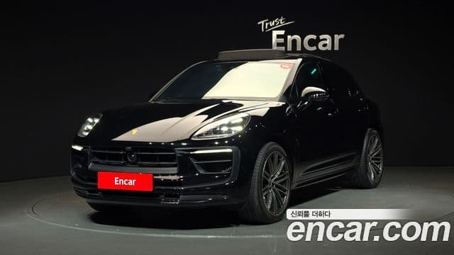 Porsche Macan — 1
