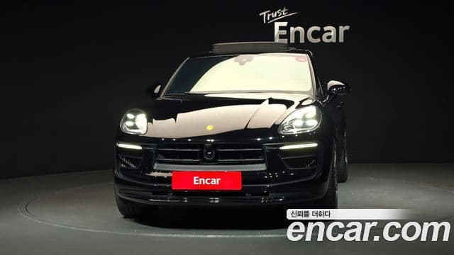 Porsche Macan 2