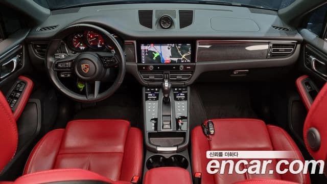 Porsche Macan 4