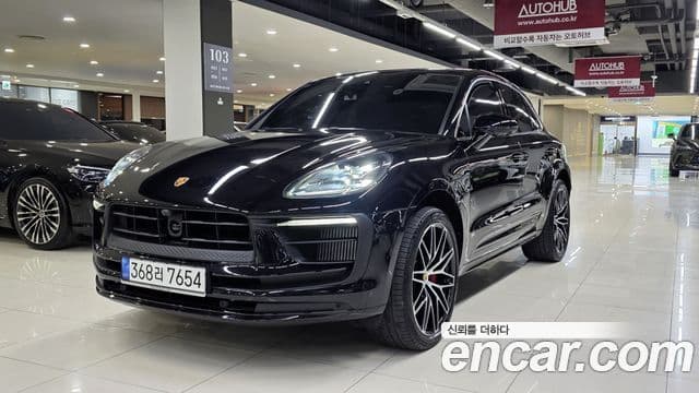 Porsche Macan 3