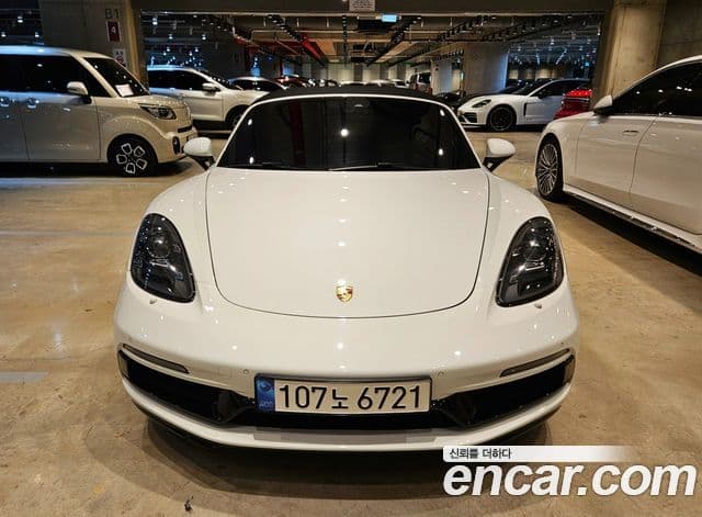 Porsche 718 Boxster — 1