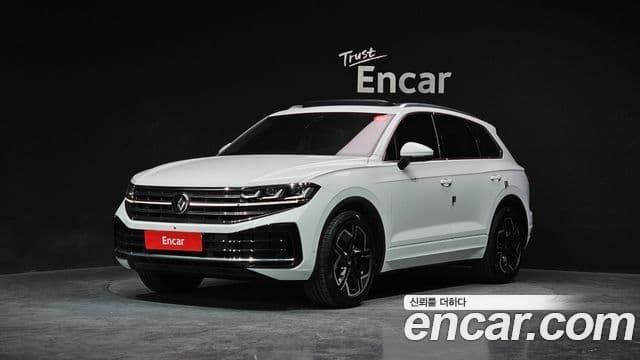 Volkswagen Touareg 3rd Gen 1