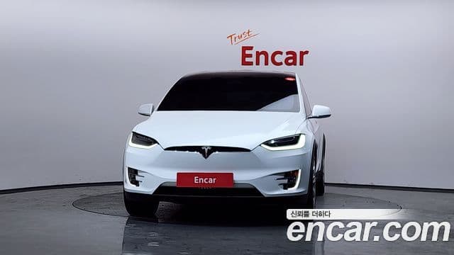 Tesla Model X 3