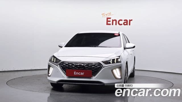 Hyundai The New Ioniq Hybrid 3