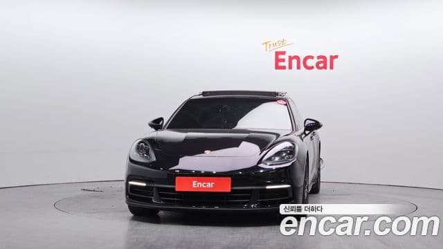 Porsche Panamera (971) 2