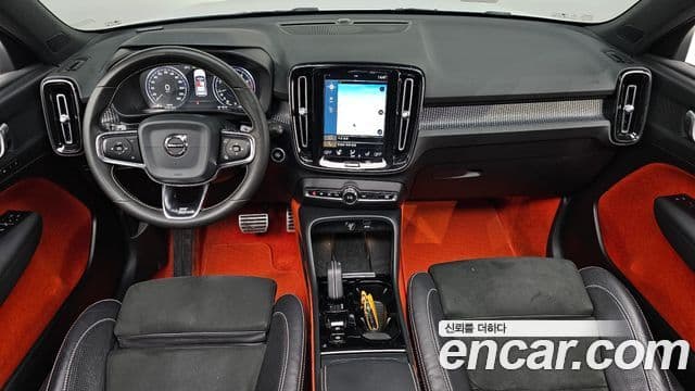 Volvo XC40 4