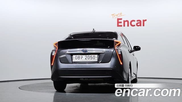 Toyota Prius 4th Gen 4