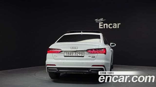 Audi A6 (C8) 3