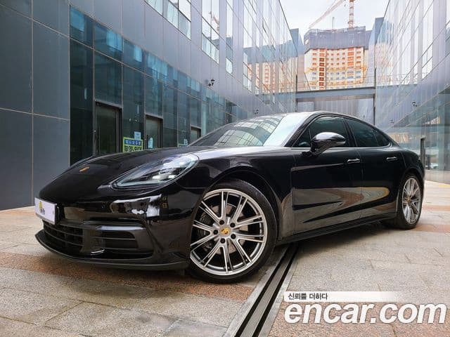 Porsche Panamera (971) 2