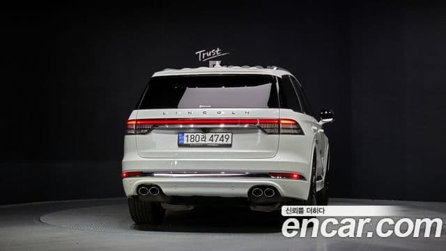 Lincoln Aviator 2nd Gen 4