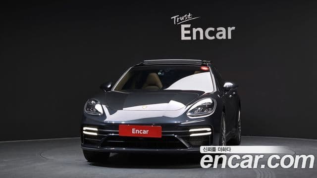 Porsche Panamera (971) 2