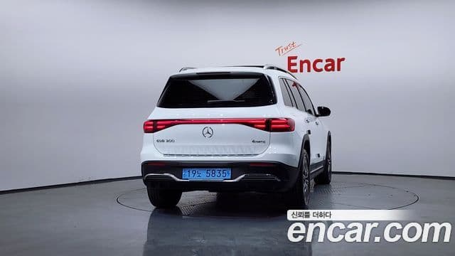 Mercedes-Benz EQB X243 4