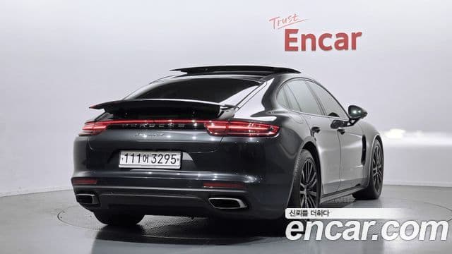 Porsche Panamera (971) 2