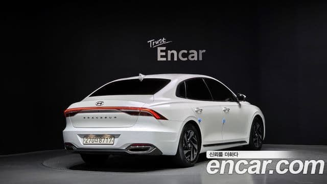 Hyundai The New Grandeur IG Hybrid 2