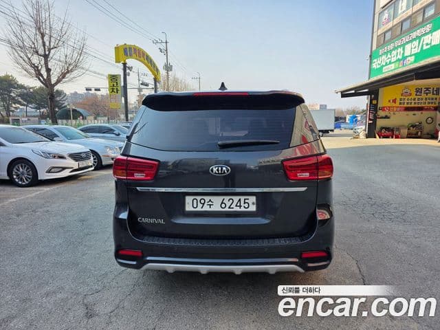 Kia The New Carnival 4