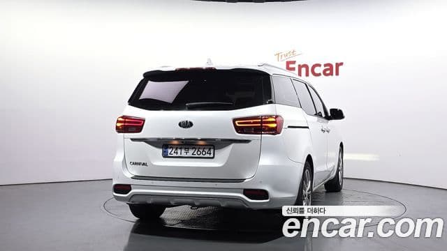 Kia The New Carnival 4