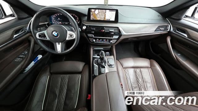 BMW 5 Series (G30) 4
