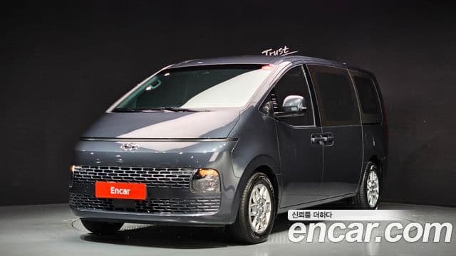 Hyundai Staria 1