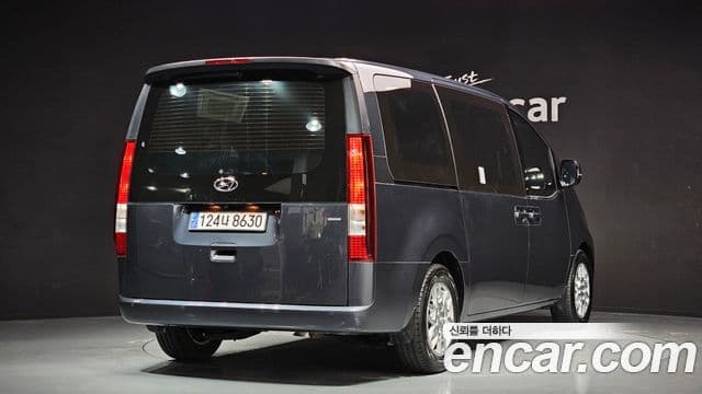 Hyundai Staria 2