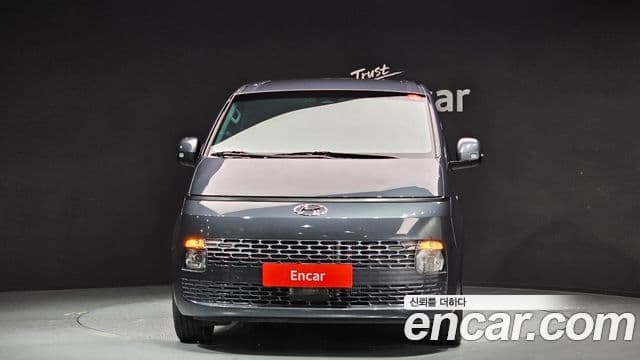 Hyundai Staria 3