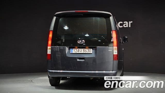 Hyundai Staria 4