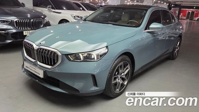 BMW 5 Series (G60)
