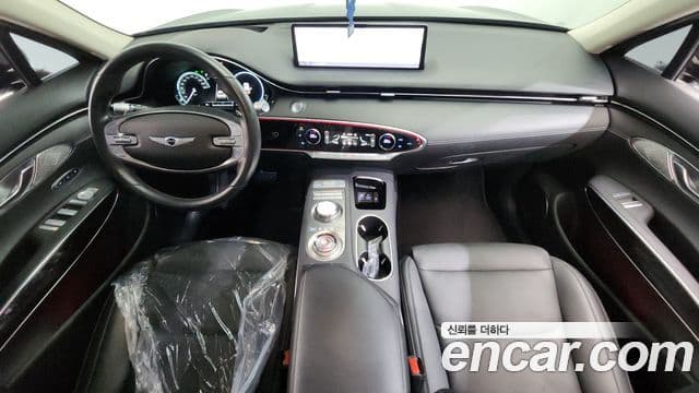 Genesis GV70 4