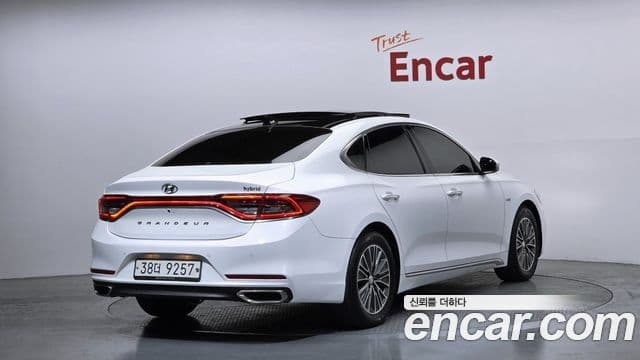 Hyundai Grandeur IG Hybrid 2