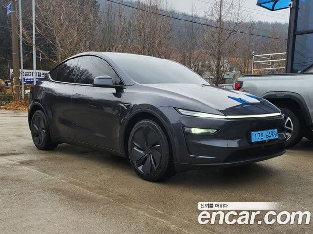 Tesla Model Y 2