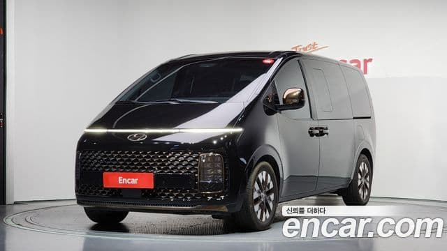 Hyundai Staria 1