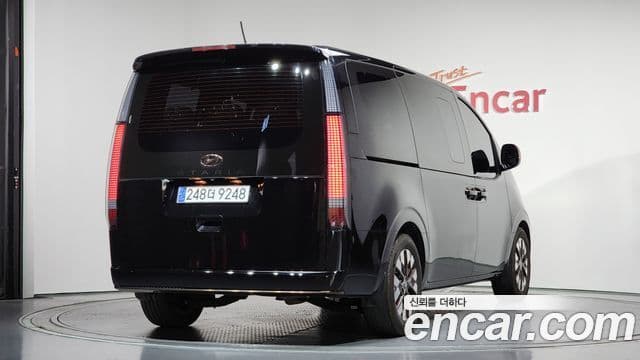 Hyundai Staria 2